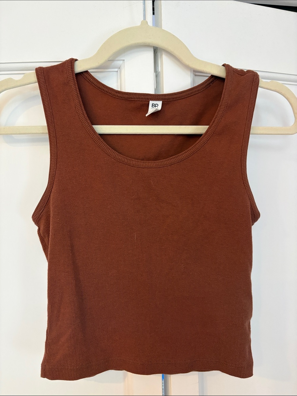 bp Scoop Neck Ribbed Tank Top in Rust Brown